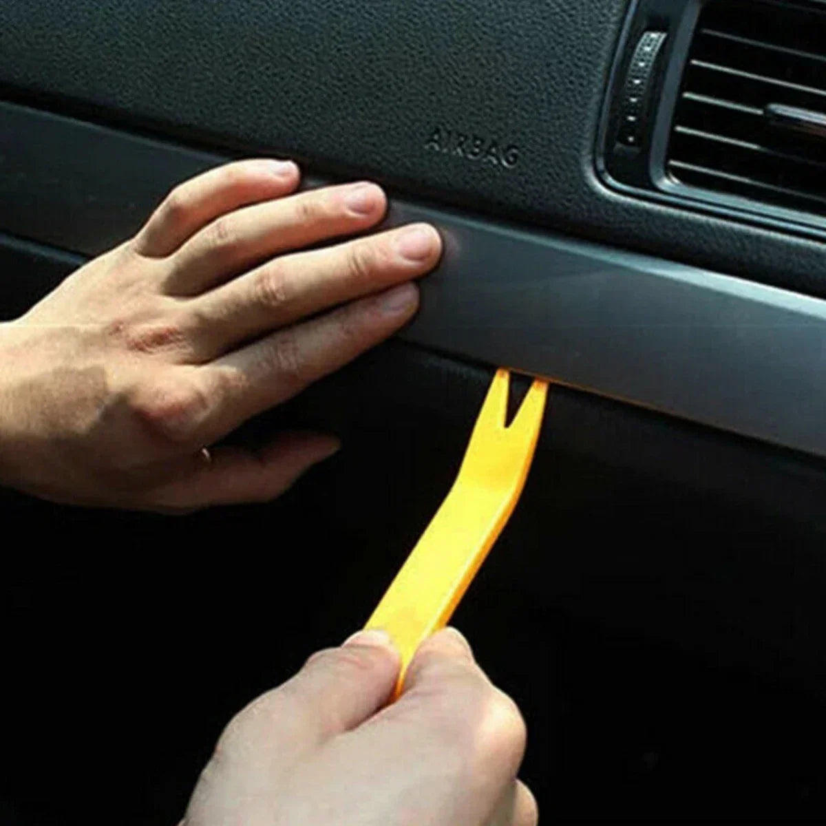 4PCS Plastic Car Trim Removal Tool Interior Dashboard Door Window Panel Clip Set Auto Dismantle Tools Kit Car Radio Door 0.5cm