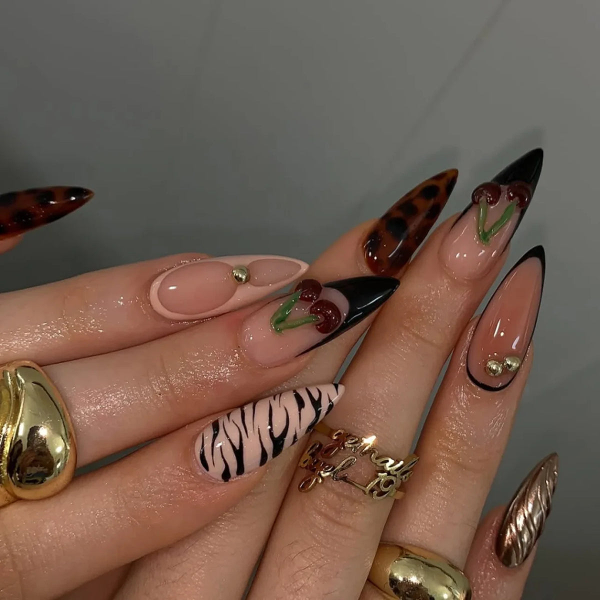24Pcs Almond Press On Nails, Full Coverage False Nails (Random Style)