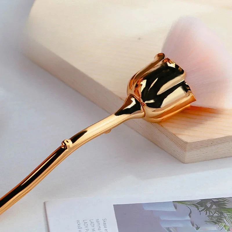 Fashion Rose Shaped Nail Brushes Women Manicure Nail Art Dust Brush Gel Polish Dust Cleaning Nail Brushes Tool Nail Supplies