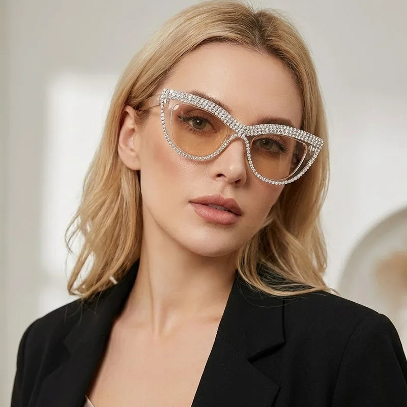 Vintage Cat Eye Sunglasses for Women and Men, Retro Fashion Shades UV400