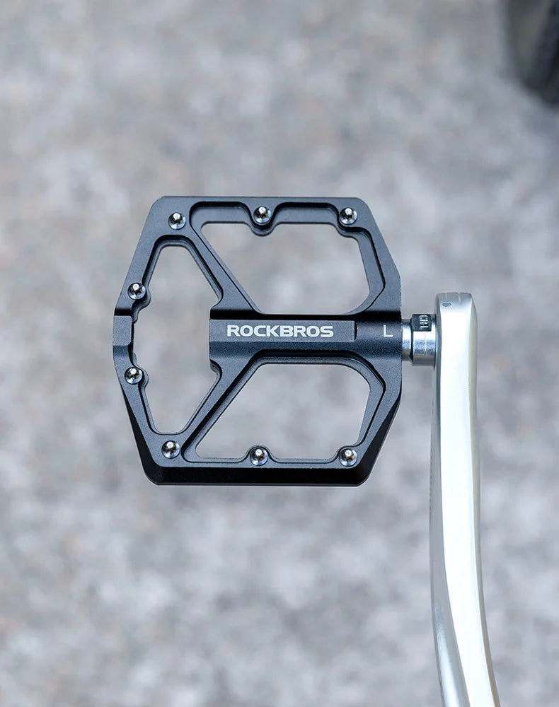 ROCKBROS Bike Pedals Aluminum Alloy MTB Road Anti-slip Ultralight Sealed Bearing One-piece Molding Anti-oxidation Bicycle Pedals