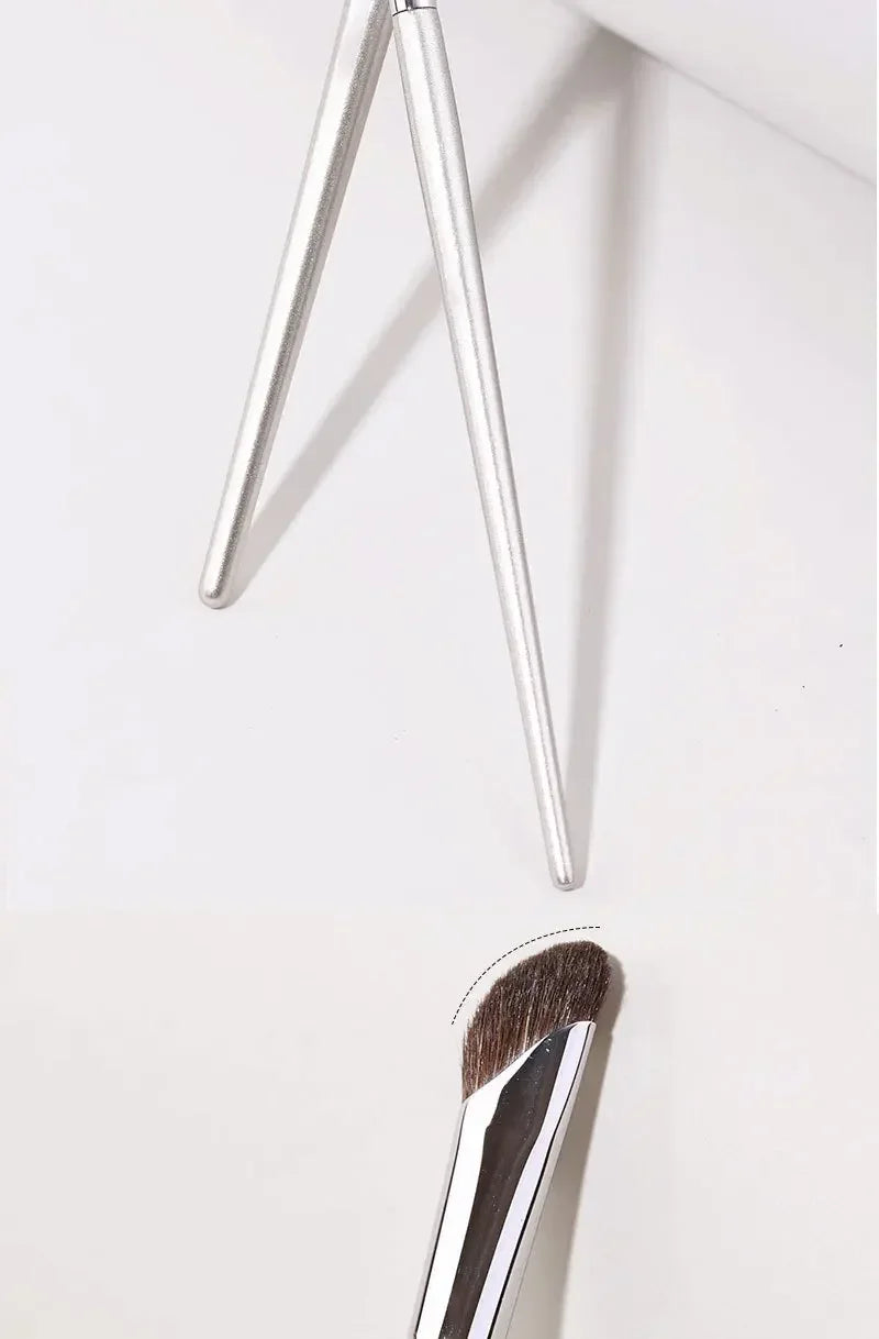 Angled Nose Contour Makeup Brush, Soft Precision Contour and Shadow Brush