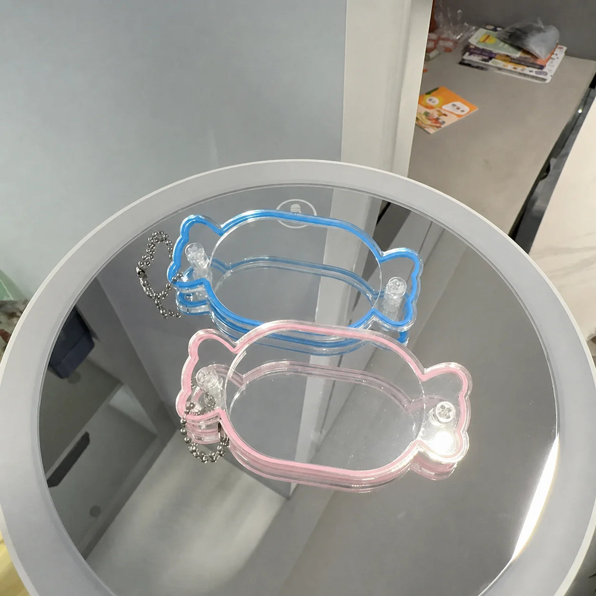 Candy Shape Acrylic Shaker Keychain Clear DIY Charm Pendant with Colored Edge Gift for Bag Keychain Jewelry Making